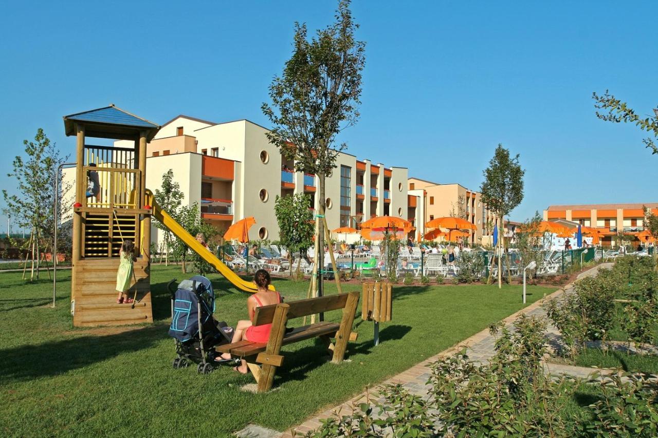 Ginepri Lido Altanea Apartment Каорле Екстериор снимка