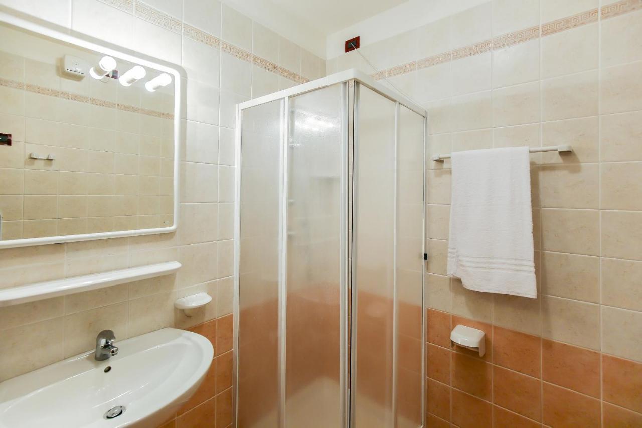 Ginepri Lido Altanea Apartment Каорле Екстериор снимка