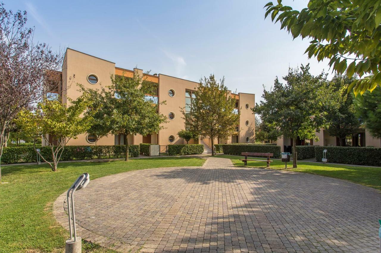 Ginepri Lido Altanea Apartment Каорле Екстериор снимка