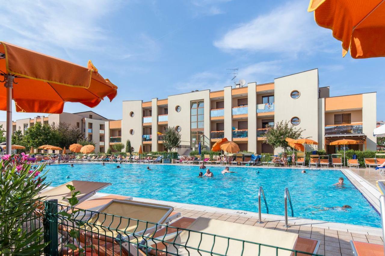 Ginepri Lido Altanea Apartment Каорле Екстериор снимка