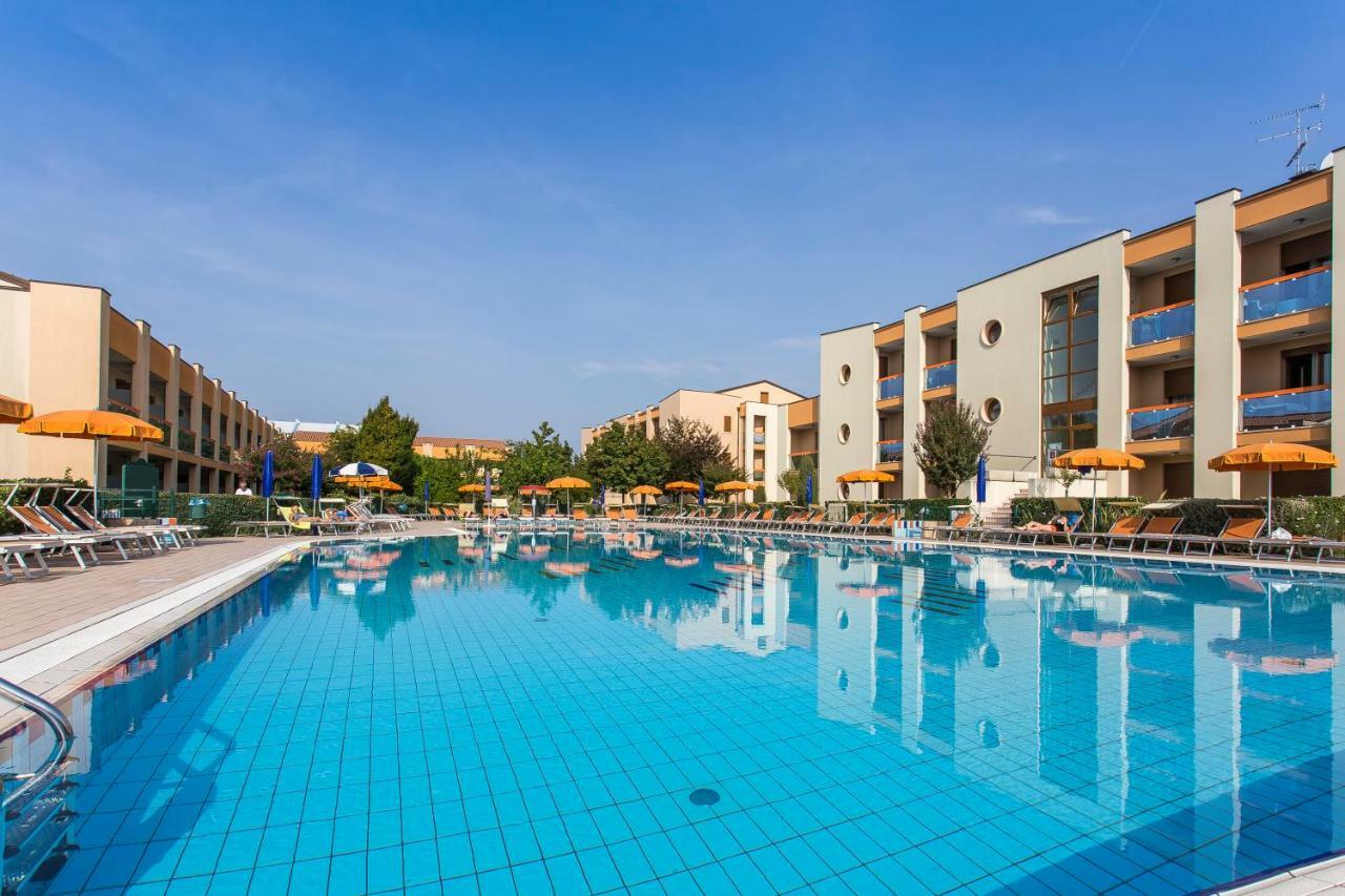 Ginepri Lido Altanea Apartment Каорле Екстериор снимка